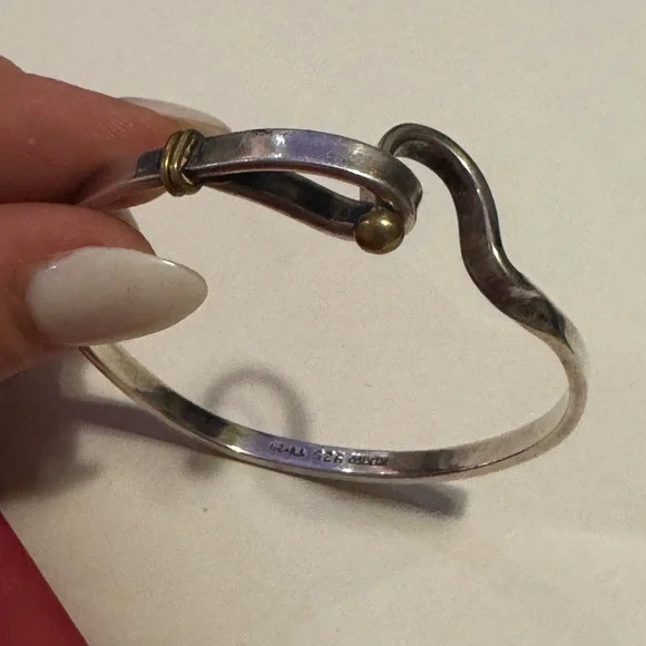 925 Sterling silver MEXICO hook and eye two tone bangle bracelet - Picture 3 of 16